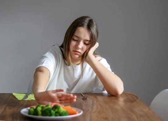 Are You Stress-Eating Here’s How To Stop !