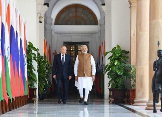 Between Russia and USA – India Intends to Extract Benefit from Both Sides