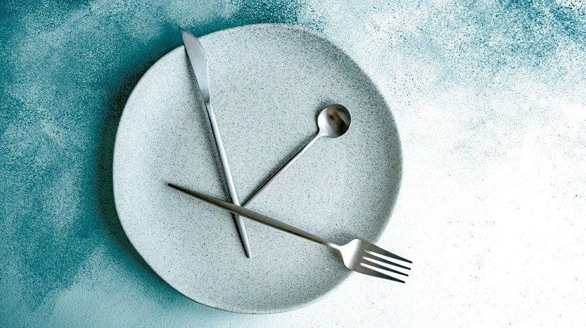 10 Evidence-Based Health Benefits of Intermittent Fasting !