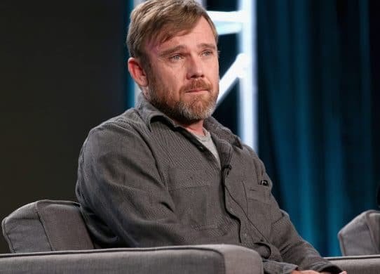 'You're gonna listen to these people' Ricky Schroder films himself confronting Costco employee over mask policy !