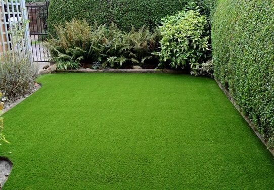 The Pros and Cons of Artificial Grass!